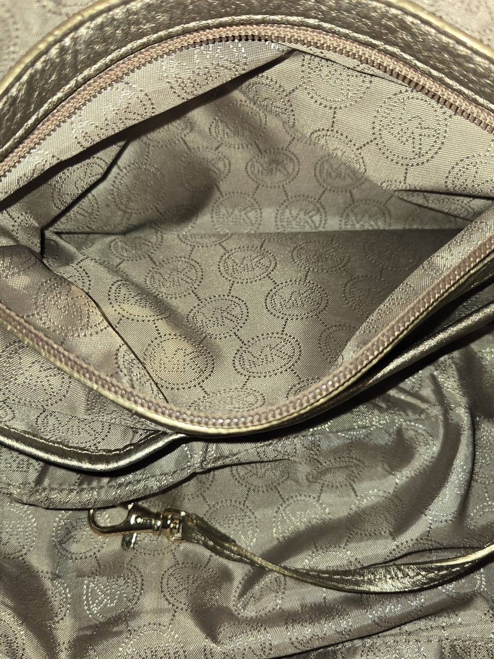 Michael Kors Latyon Large Gold Metallic Hobo Bag - Picture 12 of 16